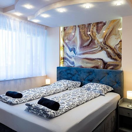 Dream Apartman 1 With Free Parking Gyor Exterior photo